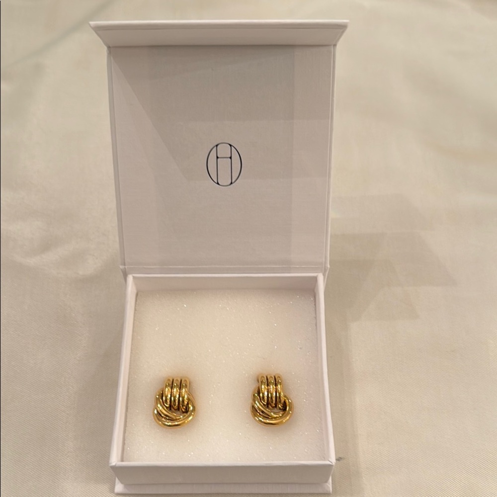 Heaven Mayhem baby knot earrings